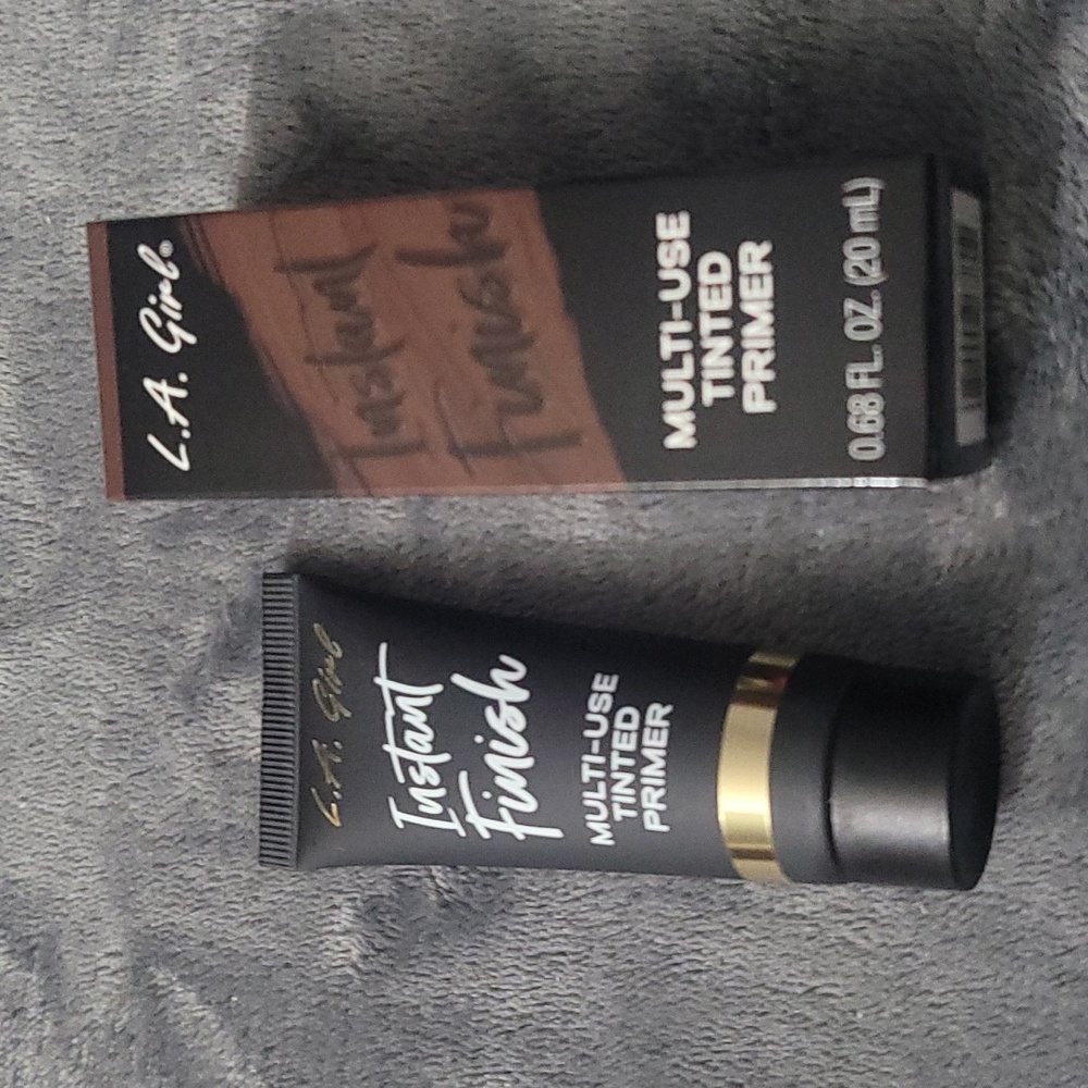 L.A. Girl Instant Finish Multi-Use Tinted Primer - Deep